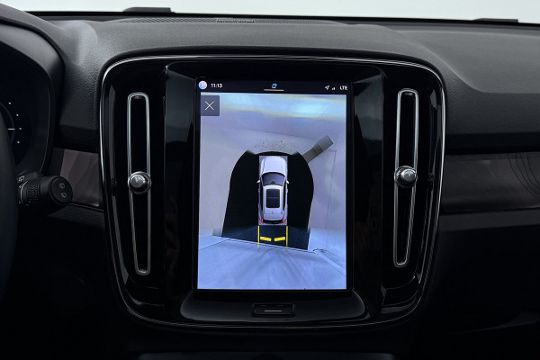 Volvo XC40 Recharge Ultimate 70 kWh (PANORAMADAK, SOH 92,5%, STUUR-/STOELVERWARMING, 360 CAMERA, DEALER ONDERHOUDEN, 1e EIGENAAR)