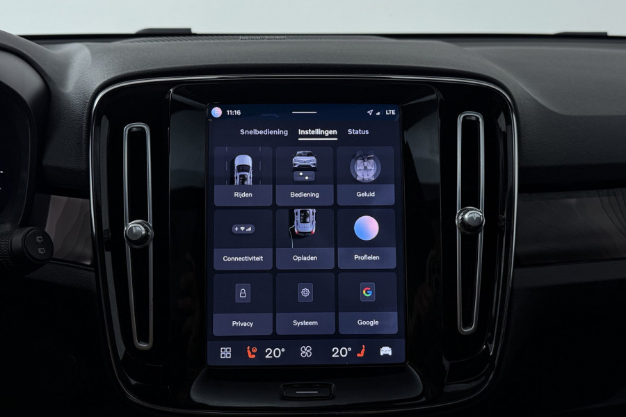 Volvo XC40 Recharge Ultimate 70 kWh (PANORAMADAK, SOH 92,5%, STUUR-/STOELVERWARMING, 360 CAMERA, DEALER ONDERHOUDEN, 1e EIGENAAR)
