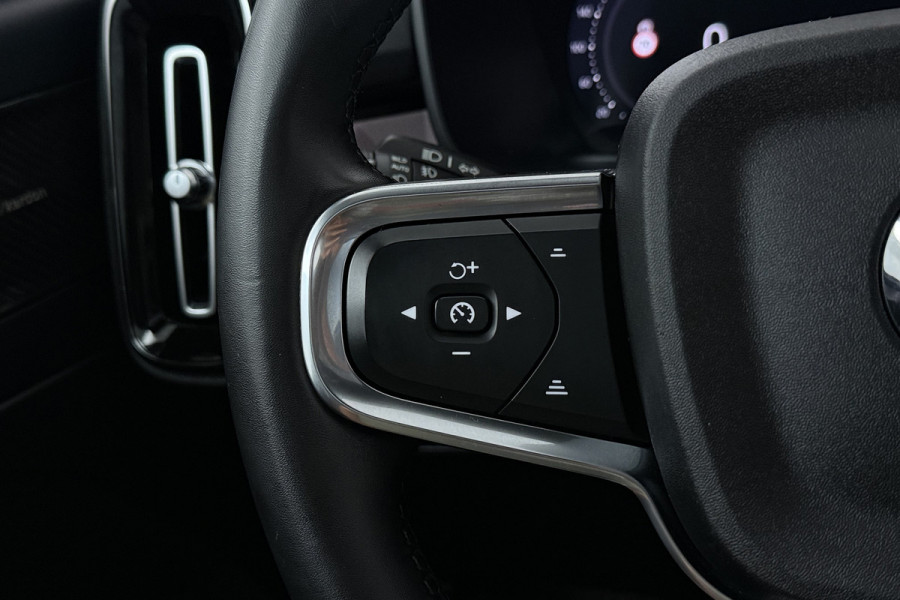 Volvo XC40 Recharge Ultimate 70 kWh (PANORAMADAK, SOH 92,5%, STUUR-/STOELVERWARMING, 360 CAMERA, DEALER ONDERHOUDEN, 1e EIGENAAR)
