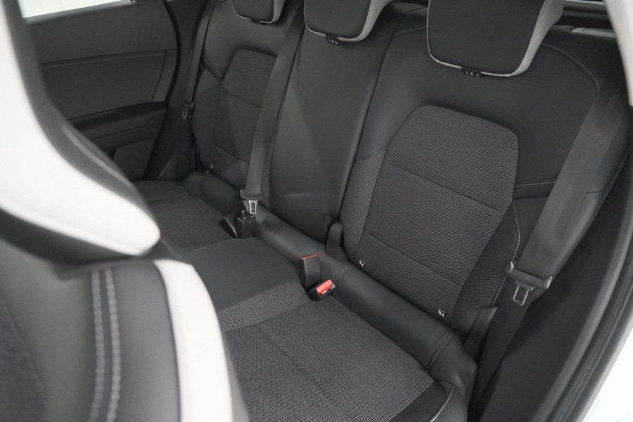 Renault Captur 1.6 E-Tech Full Hybrid 145 Techno | Trekhaak | Camera | Navigatie | Parkeersensoren | Climate Control