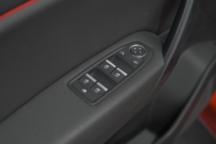 Renault Captur 1.6 E-Tech full hybrid 145 techno | Camera | Parkeersensoren | Climate control | Keyless