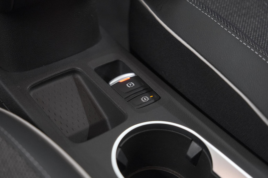 Renault Captur 1.6 E-Tech full hybrid 145 techno | Camera | Parkeersensoren | Climate control | Keyless