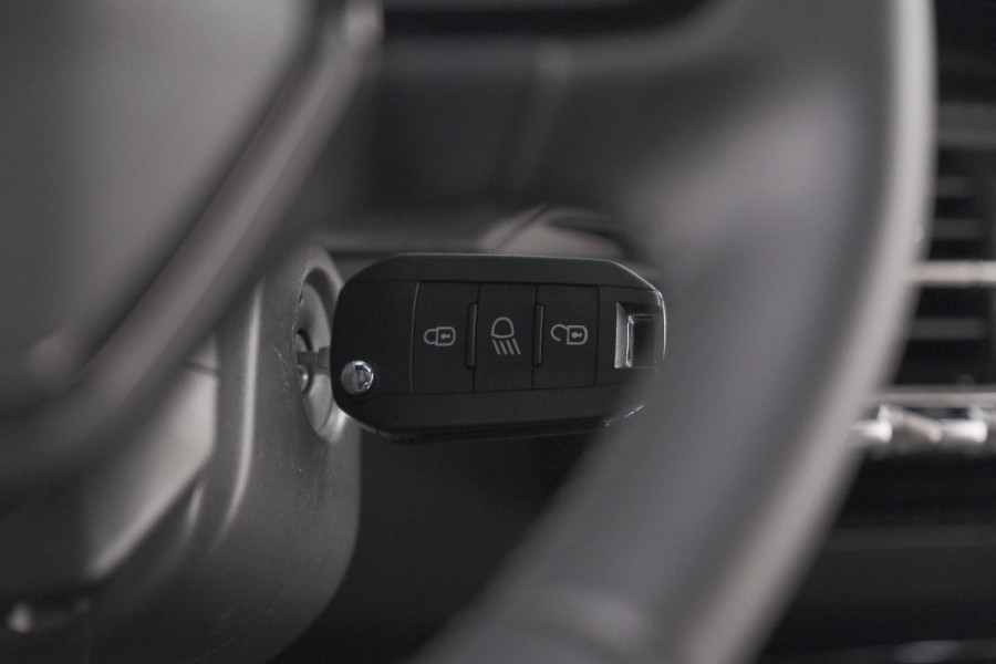 Peugeot 2008 Hybrid 145 e-DCS6 Allure | 360 Camera | Adaptieve Cruise Control | Dodehoekdetectie