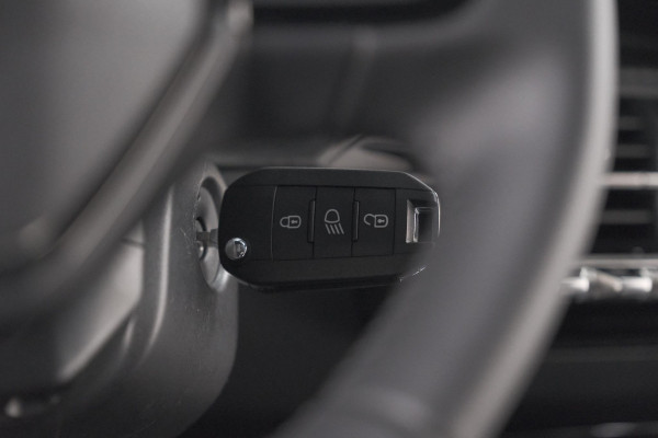 Peugeot 2008 Hybrid 145 e-DCS6 Allure | 360 Camera | Adaptieve Cruise Control | Dodehoekdetectie