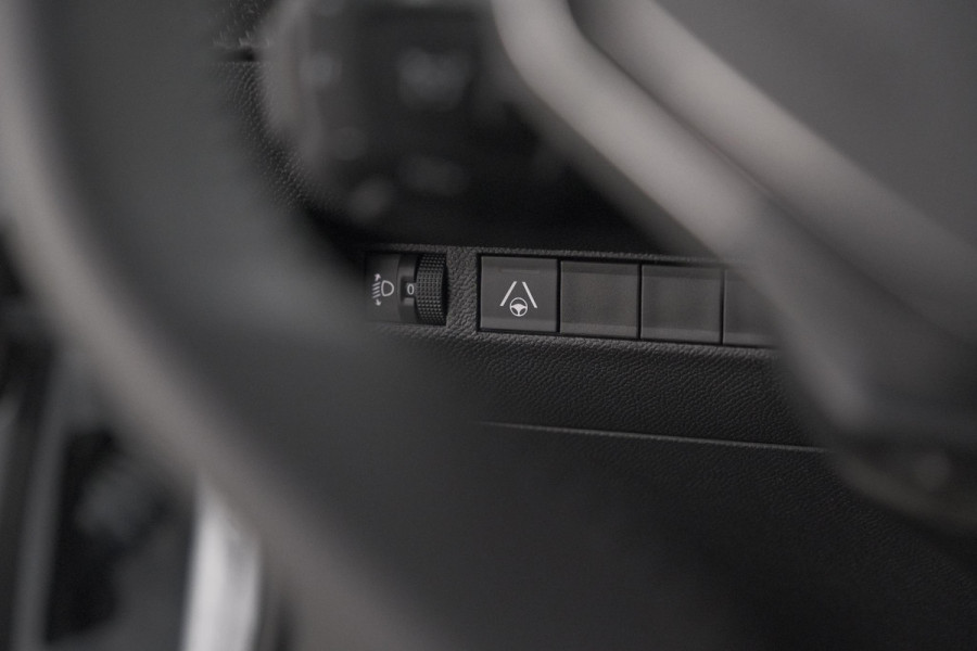 Peugeot 2008 Hybrid 145 e-DCS6 Allure | 360 Camera | Adaptieve Cruise Control | Dodehoekdetectie