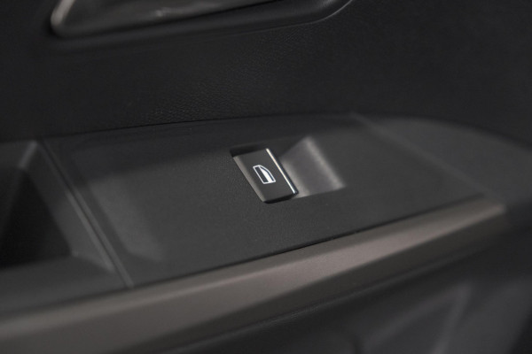 Peugeot 3008 1.2 Hybrid 145 GT | 360 Camera | Adaptieve Cruise Control | Stoelen Pakket | Elektrische Kofferklep