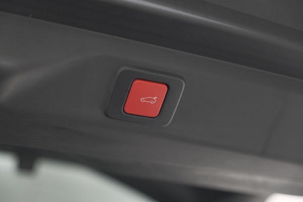 Peugeot 3008 1.2 Hybrid 145 GT | 360 Camera | Adaptieve Cruise Control | Stoelen Pakket | Elektrische Kofferklep