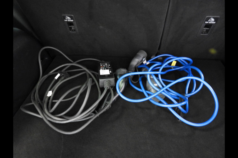 Ford Kuga 2.5 PHEV Plug-In Titanium NAVI/CAMERA/CLIMA/CRUISE/17"LMV!