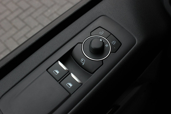 Ford E-Transit Cust. 320 L2H1 Sport 71 kWh DC DUBBEL CABINE / JB-EDITON / CAMERA / 370KM RANGE / APPLE CARPLAY DRIVERS-PACK /FULL