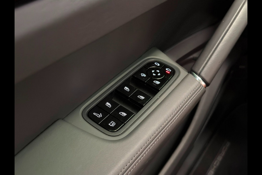 Porsche Cayenne 3.0 Platinum Edition / 1e eig / Pano / Sport Chrono