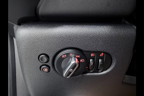 MINI 5-deurs 1.5 Cooper Camden BLACK-EDITION 136PK NAVI/CARPLAY/LED/DAB/ECC/PDC/CRUISE///