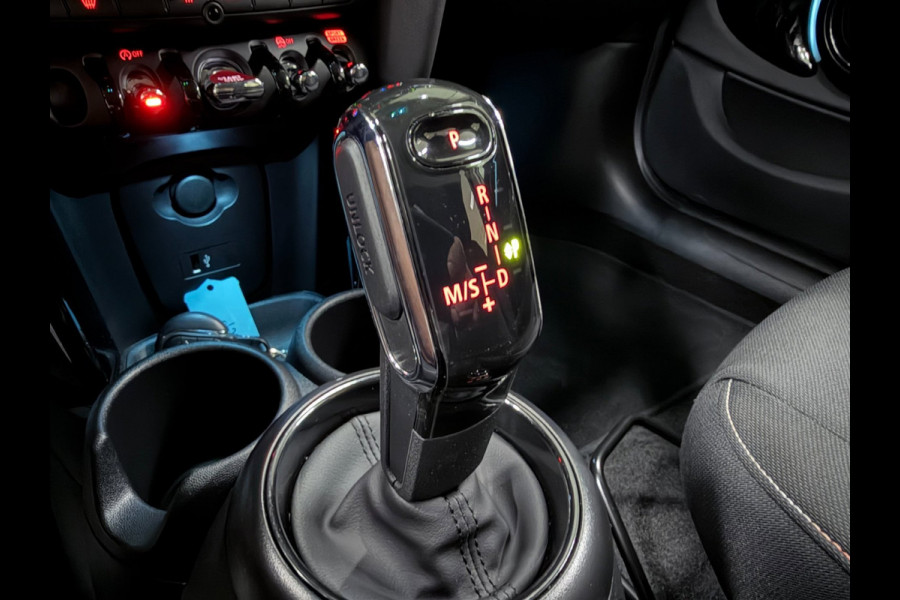 MINI 5-deurs 1.5 Cooper Camden BLACK-EDITION 136PK NAVI/CARPLAY/LED/DAB/ECC/PDC/CRUISE///