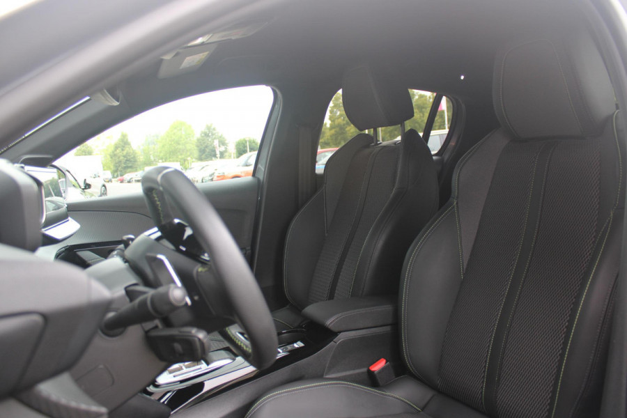 Peugeot 208 1.2 Hybrid 145PK AUTOMAAT GT | CAMERA VOOR + ACHTER | NAVIGATIE | DRAADLOZE APPLE CARPLAY/ANDROID AUTO | FULL LED KOPLAMPEN | LICHTMETALEN VELGEN 17" | DODEHOEK DETECTIE | DRAADLOZE TELEFOONLADER | KEYLESS ENTRY/START | DAB+ RADIO | ADAPTIVE CRUISE CONTROL | CLIMATE CONTROL |