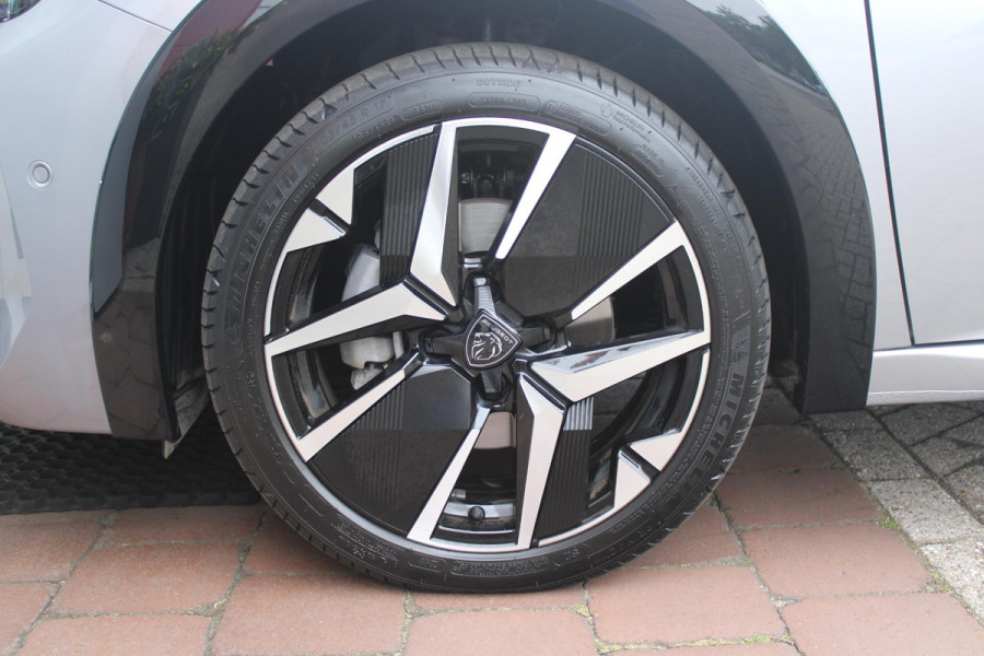Peugeot 208 1.2 Hybrid 145PK AUTOMAAT GT | CAMERA VOOR + ACHTER | NAVIGATIE | DRAADLOZE APPLE CARPLAY/ANDROID AUTO | FULL LED KOPLAMPEN | LICHTMETALEN VELGEN 17" | DODEHOEK DETECTIE | DRAADLOZE TELEFOONLADER | KEYLESS ENTRY/START | DAB+ RADIO | ADAPTIVE CRUISE CONTROL | CLIMATE CONTROL |