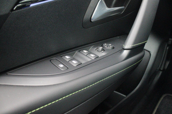 Peugeot 208 1.2 Hybrid 145PK AUTOMAAT GT | CAMERA VOOR + ACHTER | NAVIGATIE | DRAADLOZE APPLE CARPLAY/ANDROID AUTO | FULL LED KOPLAMPEN | LICHTMETALEN VELGEN 17" | DODEHOEK DETECTIE | DRAADLOZE TELEFOONLADER | KEYLESS ENTRY/START | DAB+ RADIO | ADAPTIVE CRUISE CONTROL | CLIMATE CONTROL |