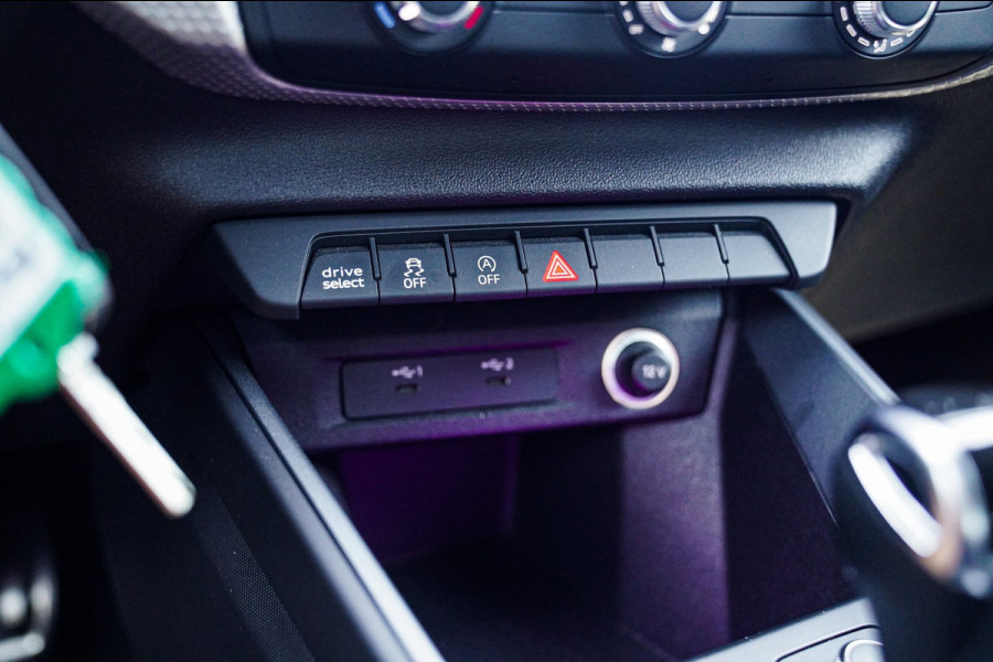 Audi A1 Sportback 40 TFSI edition one | Bang & Olufsen | Camera | Sfeer verlichting | Digitaal dashboard