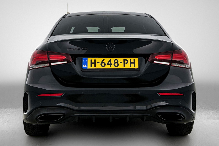 Mercedes-Benz A-Klasse 200 Business Solution AMG (NAVIGATIE, CAMERA, STOELVERWARMING, DODEHOEK)