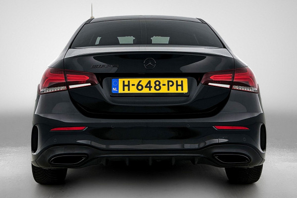 Mercedes-Benz A-Klasse 200 Business Solution AMG (NAVIGATIE, CAMERA, STOELVERWARMING, DODEHOEK)