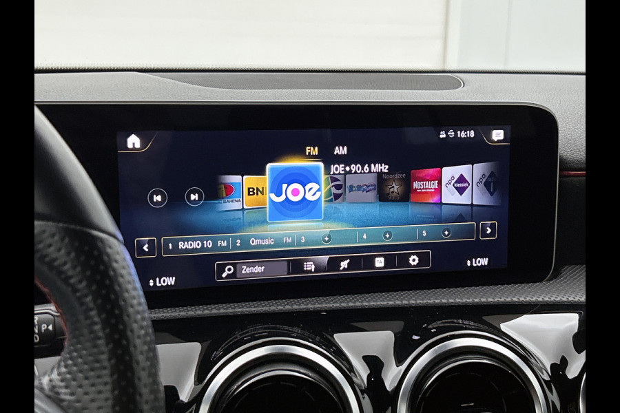 Mercedes-Benz A-Klasse 200 Business Solution AMG (NAVIGATIE, CAMERA, STOELVERWARMING, DODEHOEK)