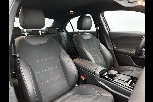 Mercedes-Benz A-Klasse 200 Business Solution AMG (NAVIGATIE, CAMERA, STOELVERWARMING, DODEHOEK)