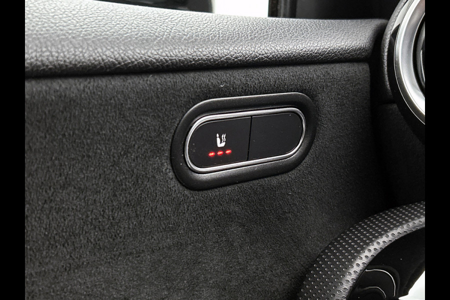 Mercedes-Benz A-Klasse 200 Business Solution AMG (NAVIGATIE, CAMERA, STOELVERWARMING, DODEHOEK)