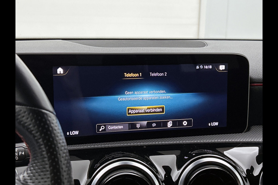 Mercedes-Benz A-Klasse 200 Business Solution AMG (NAVIGATIE, CAMERA, STOELVERWARMING, DODEHOEK)