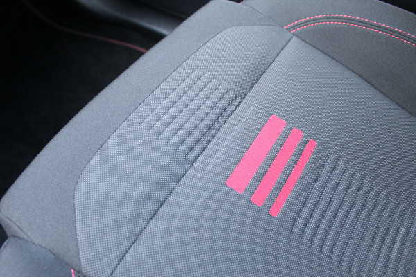 Ford Fiesta 1.0 EcoBoost Hybrid 125PK ST-Line X | Trekhaak | B&O | Winterpack | Navigatie | Cruise control
