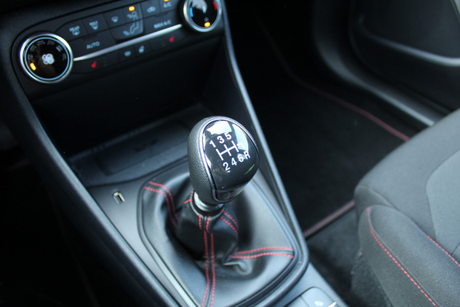 Ford Fiesta 1.0 EcoBoost Hybrid 125PK ST-Line X | Trekhaak | B&O | Winterpack | Navigatie | Cruise control