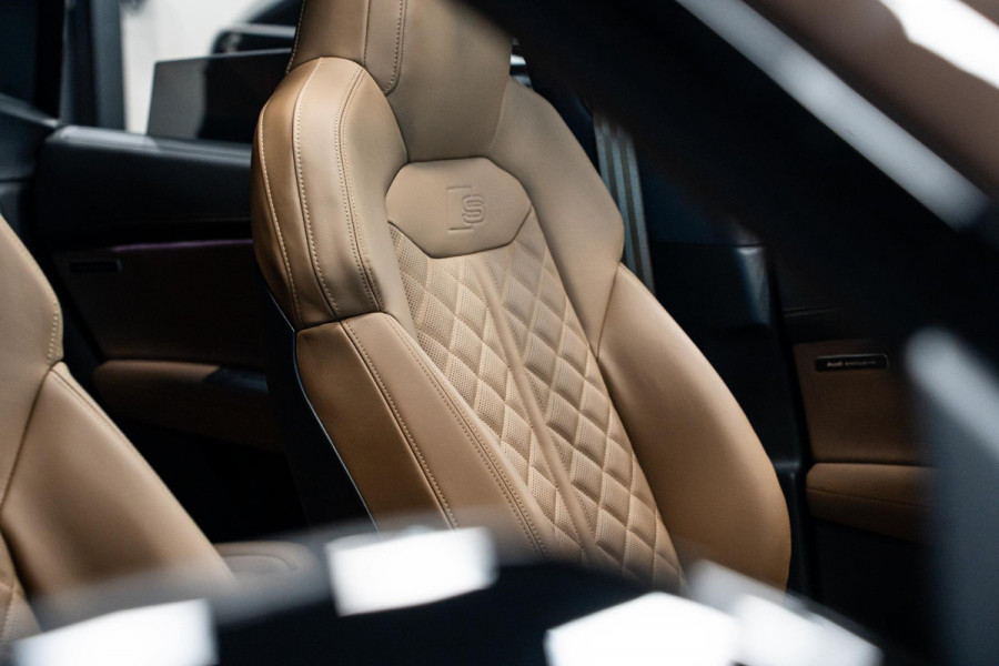 Audi Q8 60 TFSI e quattro Pro Line S Competition *Audi Exclusive Paint / Bang & Olufsen Advanced / Stoelventilatie + Massage / Night-Vision / Vierwiel-besturing / Panorama*