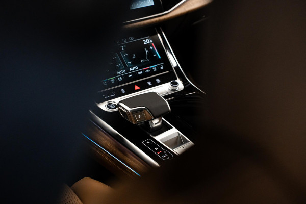 Audi Q8 60 TFSI e quattro Pro Line S Competition *Audi Exclusive Paint / Bang & Olufsen Advanced / Stoelventilatie + Massage / Night-Vision / Vierwiel-besturing / Panorama*