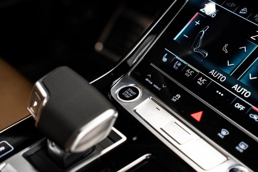 Audi Q8 60 TFSI e quattro Pro Line S Competition *Audi Exclusive Paint / Bang & Olufsen Advanced / Stoelventilatie + Massage / Night-Vision / Vierwiel-besturing / Panorama*