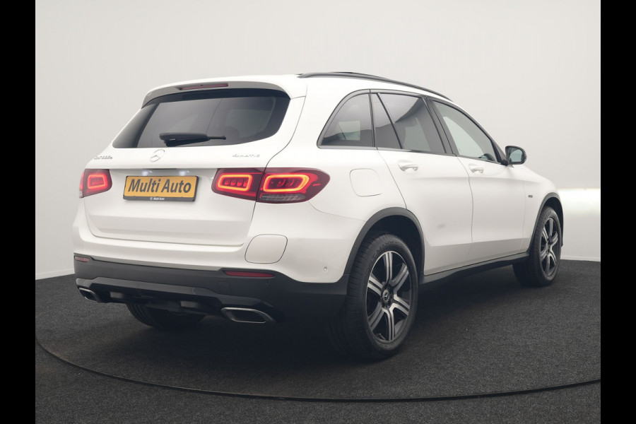Mercedes-Benz GLC 300e 4MATIC Advantage PHEV 313pk Dealer O.H. | Trekhaak Af Fabriek | Panodak | Burmester Audio | Sportstoelen Verwarmd | Sfeerverlichting | Blis | Apple Carplay | Navigatie | DAB | Cruise Control | Plug In Hybrid |