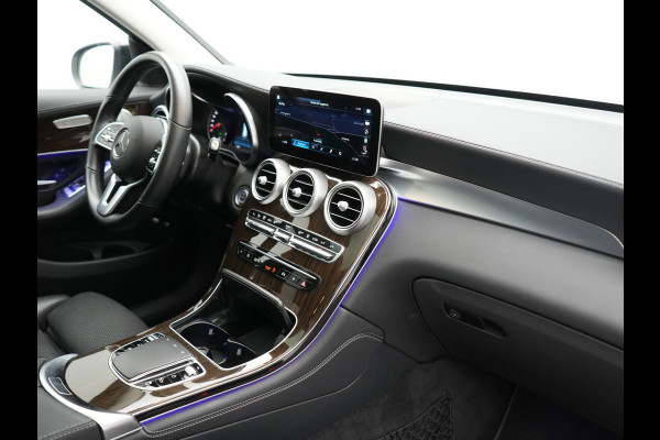 Mercedes-Benz GLC 300e 4MATIC Advantage PHEV 313pk Dealer O.H. | Trekhaak Af Fabriek | Panodak | Burmester Audio | Sportstoelen Verwarmd | Sfeerverlichting | Blis | Apple Carplay | Navigatie | DAB | Cruise Control | Plug In Hybrid |