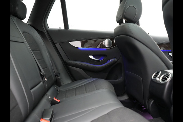 Mercedes-Benz GLC 300e 4MATIC Advantage PHEV 313pk Dealer O.H. | Trekhaak Af Fabriek | Panodak | Burmester Audio | Sportstoelen Verwarmd | Sfeerverlichting | Blis | Apple Carplay | Navigatie | DAB | Cruise Control | Plug In Hybrid |