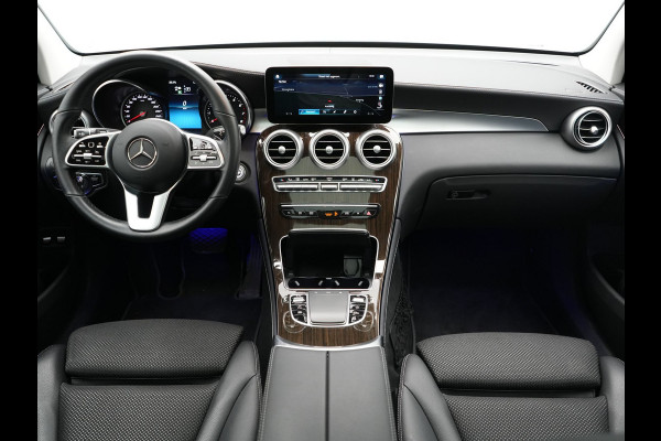 Mercedes-Benz GLC 300e 4MATIC Advantage PHEV 313pk Dealer O.H. | Trekhaak Af Fabriek | Panodak | Burmester Audio | Sportstoelen Verwarmd | Sfeerverlichting | Blis | Apple Carplay | Navigatie | DAB | Cruise Control | Plug In Hybrid |