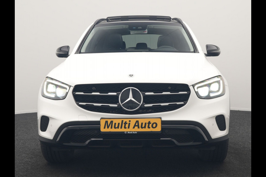 Mercedes-Benz GLC 300e 4MATIC Advantage PHEV 313pk Dealer O.H. | Trekhaak Af Fabriek | Panodak | Burmester Audio | Sportstoelen Verwarmd | Sfeerverlichting | Blis | Apple Carplay | Navigatie | DAB | Cruise Control | Plug In Hybrid |