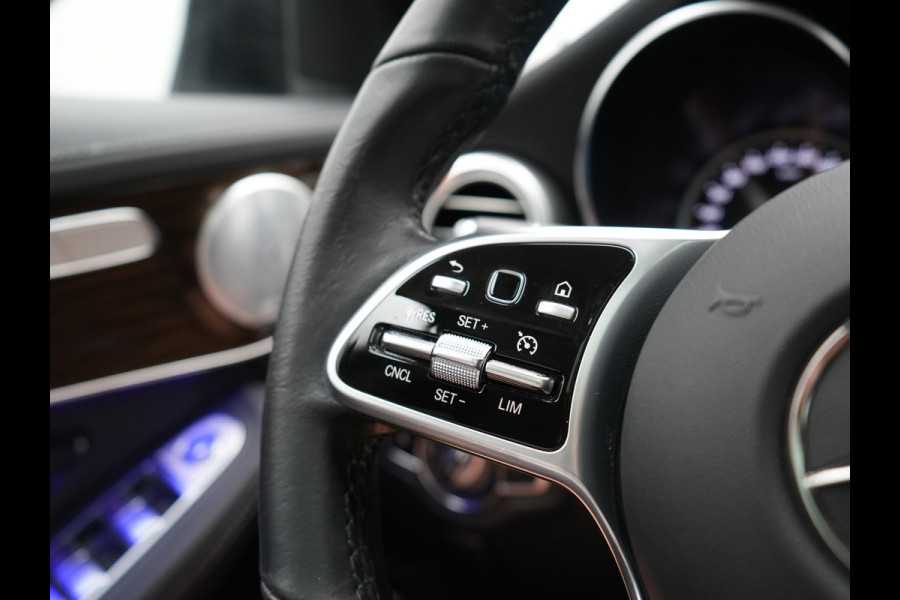 Mercedes-Benz GLC 300e 4MATIC Advantage PHEV 313pk Dealer O.H. | Trekhaak Af Fabriek | Panodak | Burmester Audio | Sportstoelen Verwarmd | Sfeerverlichting | Blis | Apple Carplay | Navigatie | DAB | Cruise Control | Plug In Hybrid |