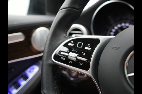 Mercedes-Benz GLC 300e 4MATIC Advantage PHEV 313pk Dealer O.H. | Trekhaak Af Fabriek | Panodak | Burmester Audio | Sportstoelen Verwarmd | Sfeerverlichting | Blis | Apple Carplay | Navigatie | DAB | Cruise Control | Plug In Hybrid |