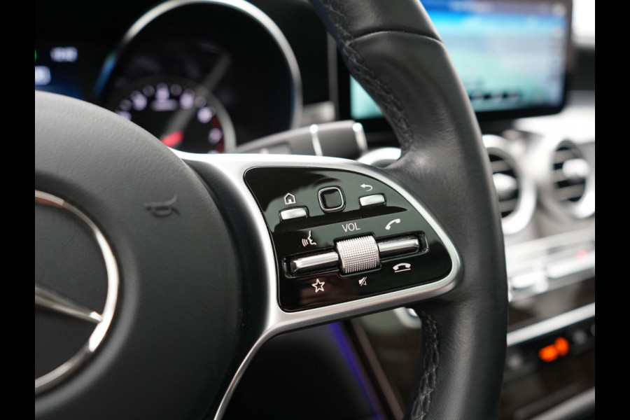 Mercedes-Benz GLC 300e 4MATIC Advantage PHEV 313pk Dealer O.H. | Trekhaak Af Fabriek | Panodak | Burmester Audio | Sportstoelen Verwarmd | Sfeerverlichting | Blis | Apple Carplay | Navigatie | DAB | Cruise Control | Plug In Hybrid |