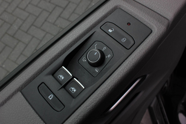 Volkswagen Transporter 2.0 TDI L2H1 150PK BULLI DC DUBBEL CABINE / JB-EDITION / FULL OPTIONS / LEDER BEKLEDING / FULL BLACK /APPLE