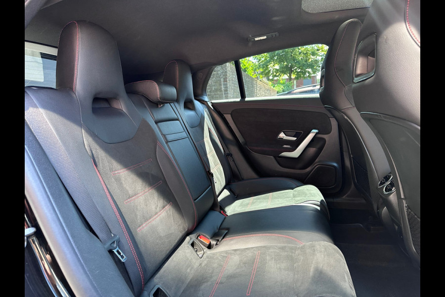 Mercedes-Benz CLA-Klasse Shooting Brake 200 AMG Line ACC / PANO / HEAD-UP / LANE-ASSIST / SFEER