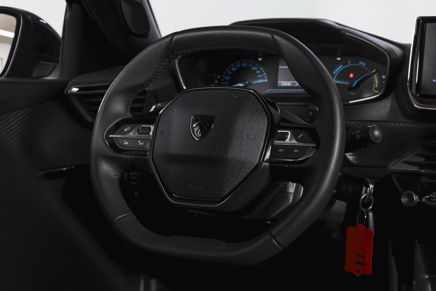 Peugeot 2008 1.2 Hybrid 136 Style | Cruise | PDC | App. Connect | ECC | LM 18" | 2418
