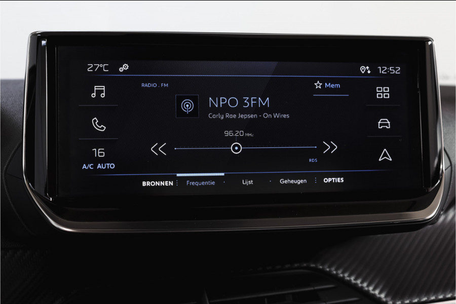Peugeot 2008 1.2 Hybrid 136 Style | Cruise | PDC | App. Connect | ECC | LM 18" | 2418