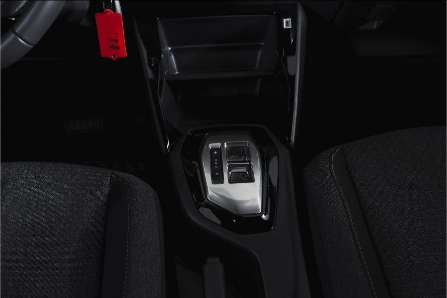 Peugeot 2008 1.2 Hybrid 136 Style | Cruise | PDC | App. Connect | ECC | LM 18" | 2418