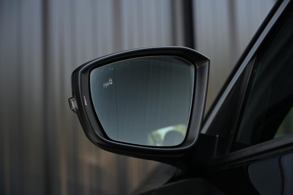 Volkswagen T-Roc 1.5 TSI Sport Business R | Camera | Adaptieve Cruise | Stoelverwarming | Trekhaak | Automaat | Blind Spot-sensor | Lane Assist |