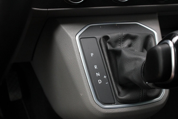 Volkswagen Transporter 2.0 TDI L2H1 150PK BULLI DC DUBBEL CABINE / JB-EDITION / FULL OPTIONS / LEDER BEKLEDING / FULL BLACK/ APPLE