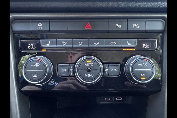 Volkswagen T-Roc 1.5 TSI DSG BUSINESS ACC/CARPLAY/TREKHAAK