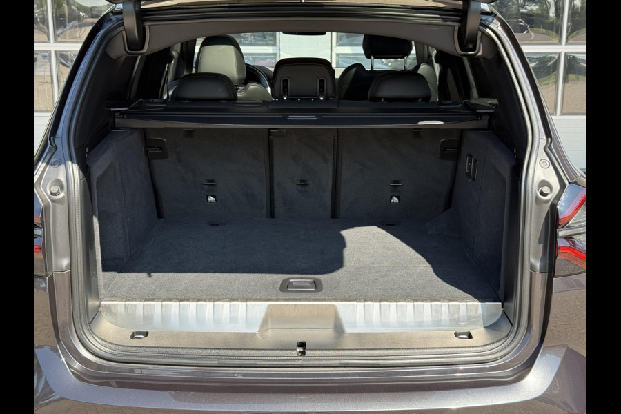 BMW X3 xDrive30e M SPORT | SPORTREMMEN ROOD | PANORAMA | TREKHAAK | ADAPTIEF ONDERSTEL | CAMERA | KEYLESS |