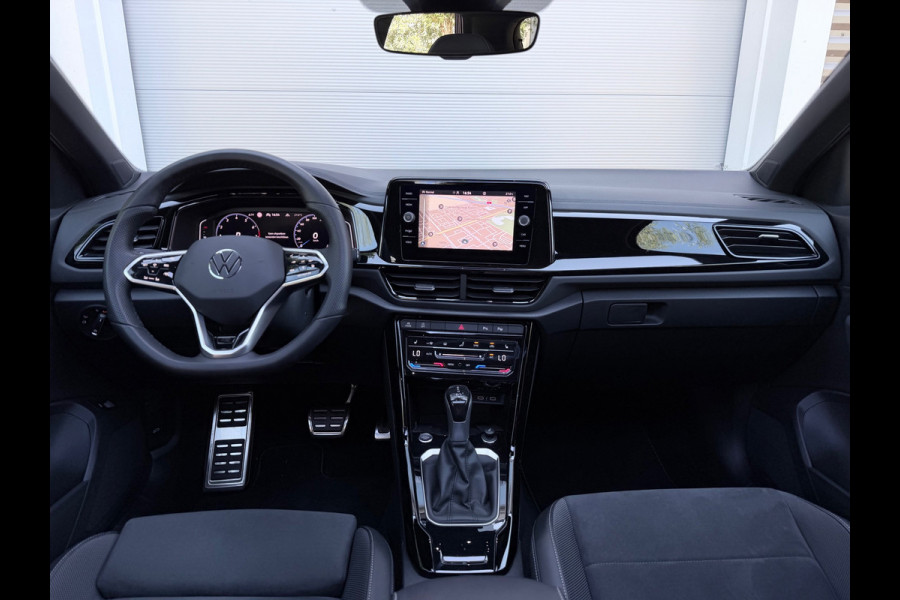 Volkswagen T-Roc 1.5 TSI 3x R-Line Pano/Keyless/IQ.Light/Camera