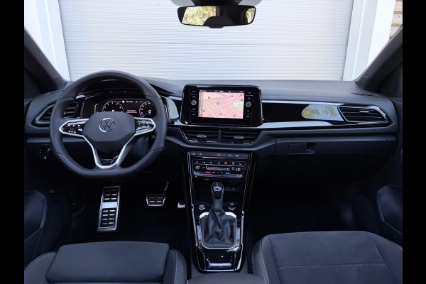 Volkswagen T-Roc 1.5 TSI 3x R-Line Pano/Keyless/IQ.Light/Camera